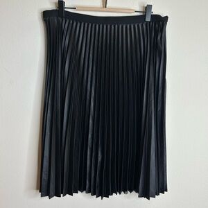 Vince Camuto Womens 10 Black A-Line Pleated Skirt NWT Goth Dark Academia Satin